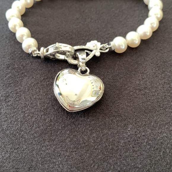 Tacori Pearl White and 925 Sterling Silver Bracelet with Heart Locket Charm. - Picture 4 of 6